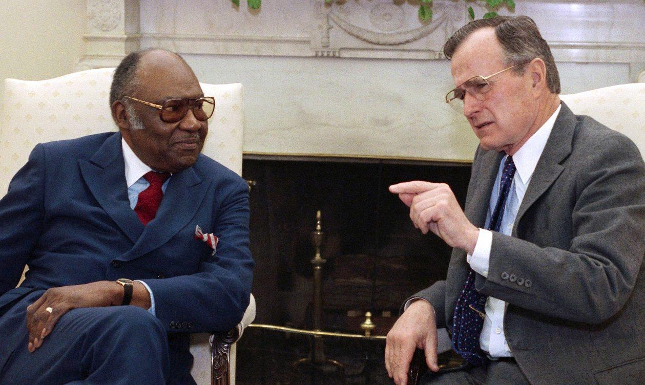 president-george-bush-appointed-arthur-fletcher-chairman-of-the-civil-rights-commission-in-1990-he-served-in-that-role-until-1995-doug-mills-ap