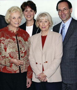 U.S. Supreme Court Justice
Sandra Day O’Connor, left, with
Carolyn Dimmick, center, Robert
Lasnik, right, and Chief Magistrate
Judge Karen Strombom in back