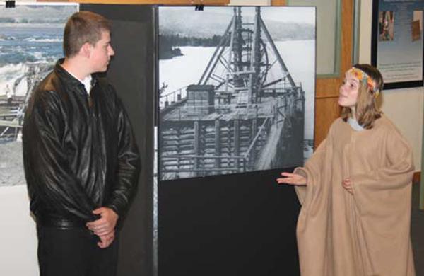 2013-History-Day---Pleasant-Valley-students-perform