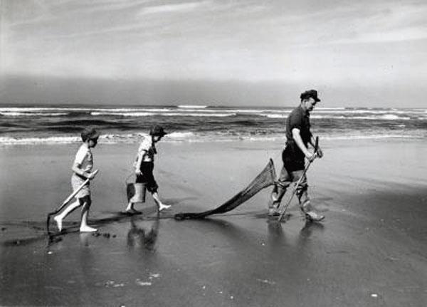 Clam-digging-at-Grayland2 Clam-digging-at-Grayland2
