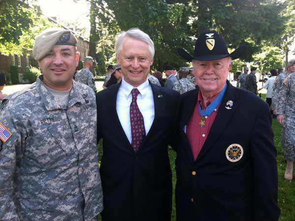 Sam-with-medal-of-honor-recipients