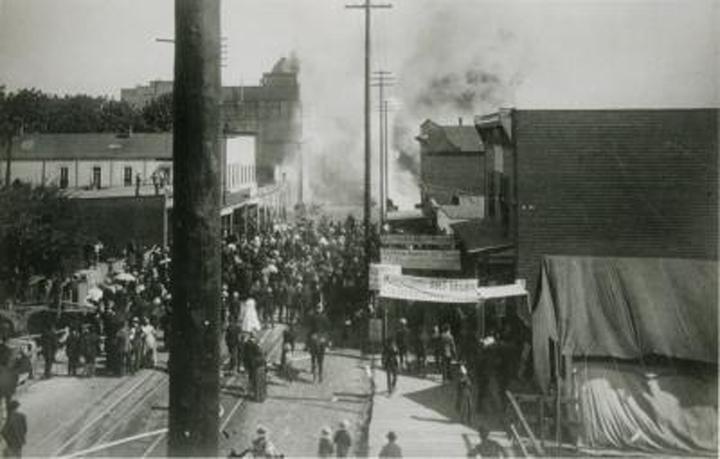 seattlefirefromcornerfirstavenuemadison