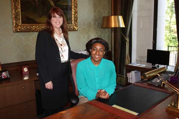 Sec.-Wyman-with-Shalujuan-Williams-002 Sec.-Wyman-with-Shalujuan-Williams-002