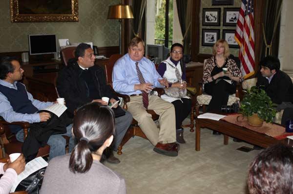 Visit-with-Humphrey-students-Nov-2011-005