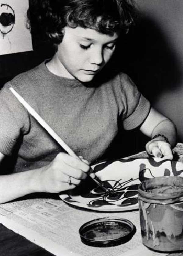 child painting