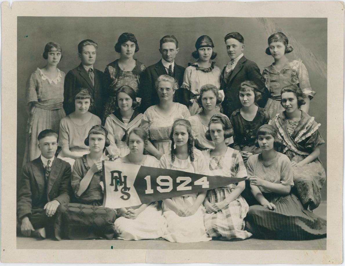Albion High School senior class, Albion, Washington, 1924 (Photo: Guy Albion Historical Society & Museum [in partnership with Whitman County Library])
