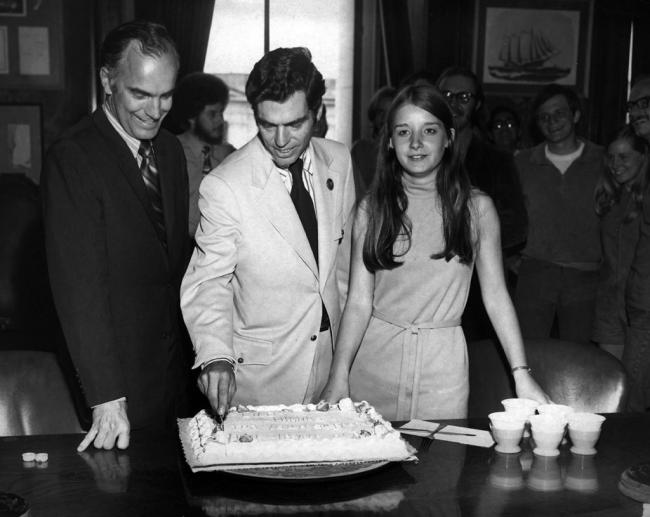 The state of Washington celebrates ratification of the 26th Amendment. L to R: Gov. Dan Evans; Secretary of State Lud Kramer; and Betty Boyle, Office of the Secretary of State intern. Courtesy of Sam Reed.